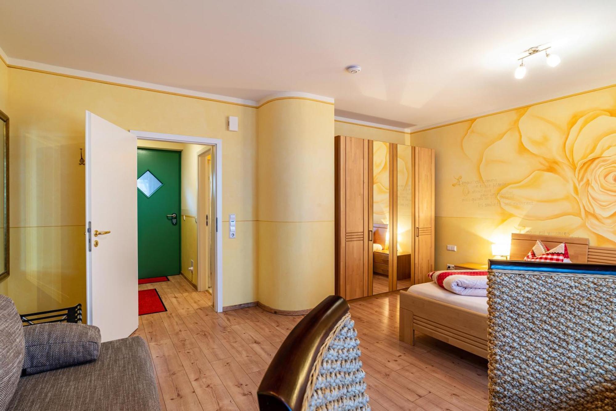 Schusterjunge Aparthotel Sasbachwalden Exteriör bild